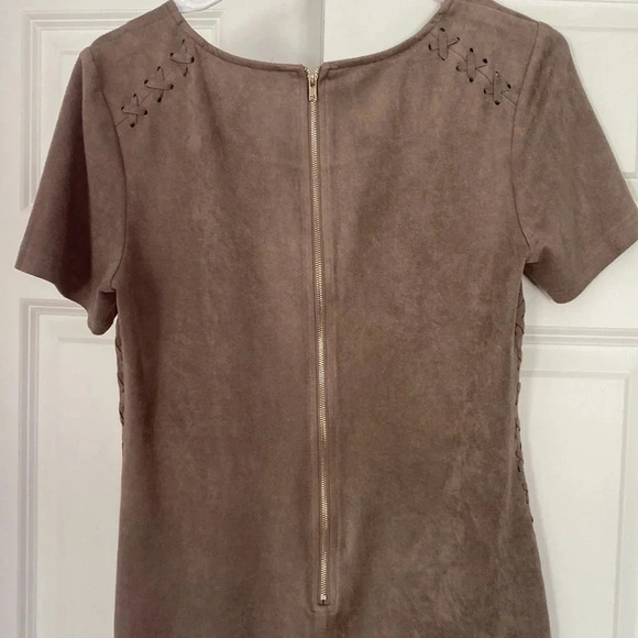 Lord and Taylor Design Lab suede short sleeve dress size medium tan scoop neck - Picture 6 of 7